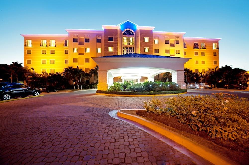 Hodelpa Garden Court Hotel Santiago De Los Caballeros Kültér fotó